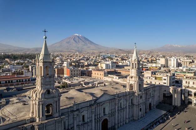 Veduta aerea della Cattedrale di Arequipa nella città di Arequipa