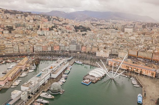 Veduta aerea della città di Genova in Italy