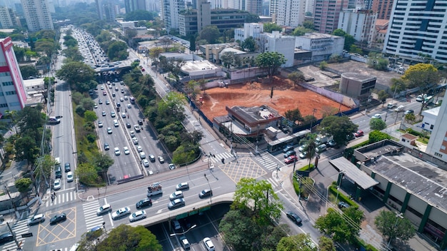 Veduta aerea della città di San Paolo, Brasile. Nel quartiere di Vila Clementino, 23 de Maio