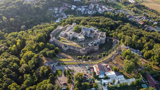 Veduta aerea della fortezza di Suceava in Romania