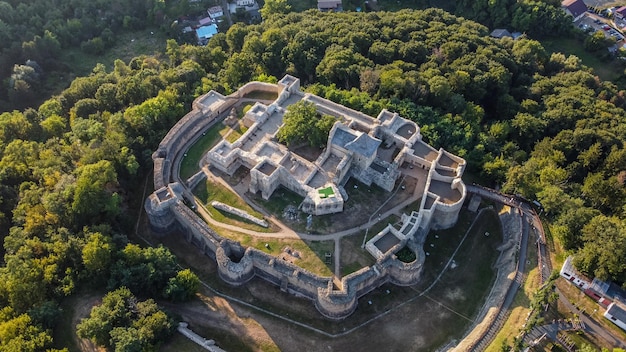 Veduta aerea della fortezza di Suceava in Romania