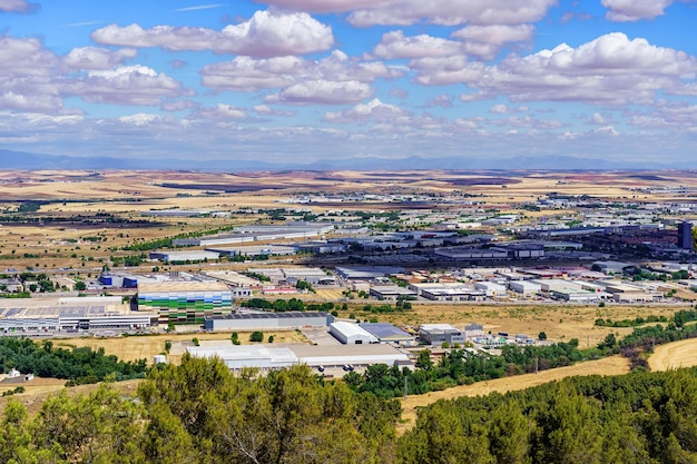 Veduta aerea della zona industriale della città di Alcala de Henares a Madrid