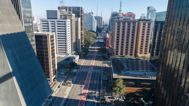 Veduta aerea di Av Paulista a Sao Paulo SP Main avenue della capitale domenica giorno senza auto con persone che camminano per strada