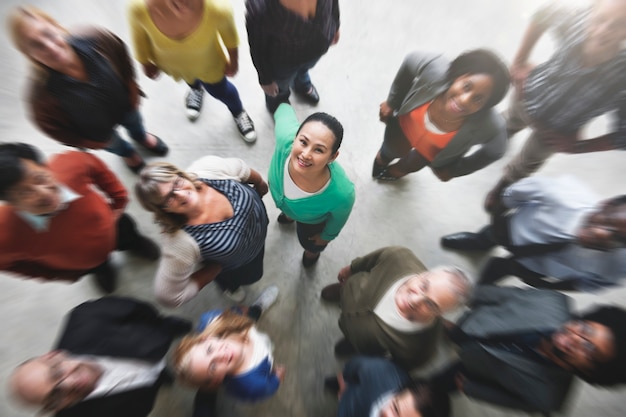 Veduta aerea di diverse persone