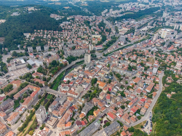 Veduta aerea di Gabrovo una città nel centro nord della Bulgaria