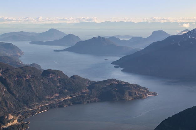 Veduta aerea di Howe Sound vicino a Squamish BC Canada