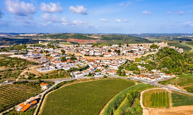 Veduta aerea di obidos una città nella regione di oeste del portogallo