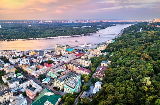 Veduta aerea di Podil, un quartiere storico di kiev ucraina