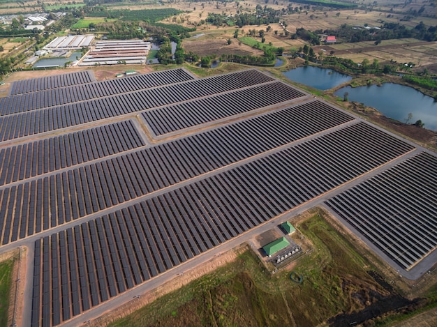 Veduta aerea di un parco solare