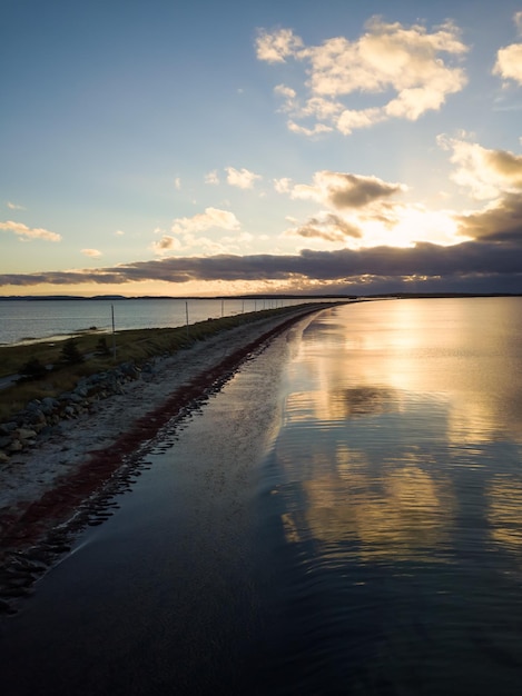 Veduta aerea di una spiaggia sull'Oceano Atlantico