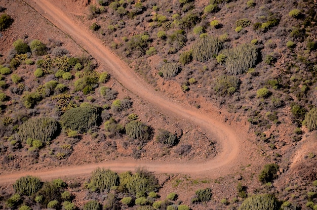 Veduta aerea di una strada del deserto nelle Isole Canarie