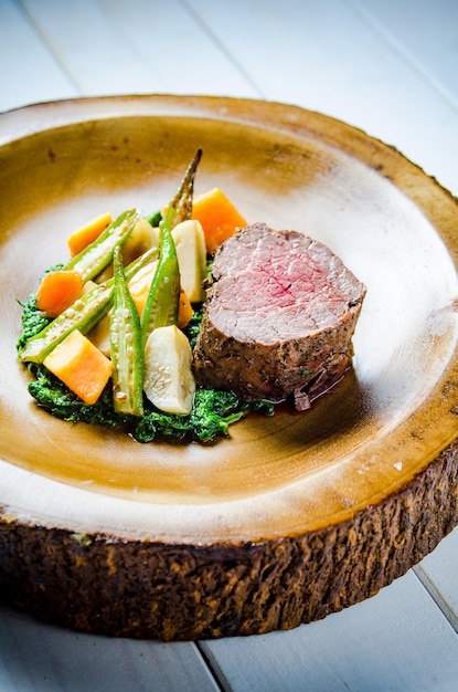 Veduta dall'alto della carne nel piatto