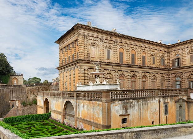 Veduta del Palazzo di Pitty, Firenze, Italy