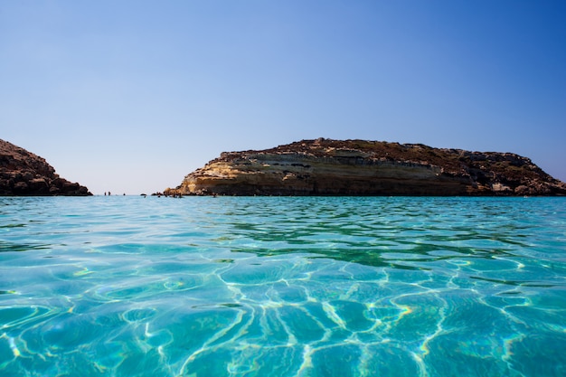 Veduta del più famoso mare di Lampedusa chiamato Spiaggia dei conigli,