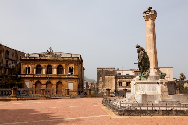 Veduta del teatro Garibaldi in Piazza Amerina