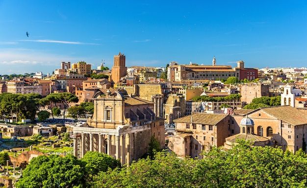 Veduta del Tempio di Antonino e Faustina nel Foro Romano