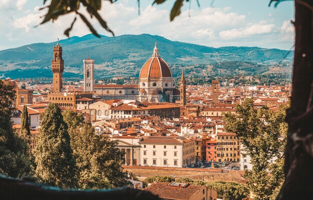 Veduta di Santa Maria Del Fiore dal Giardino di Boboli. Turismo e concetto di viaggio.