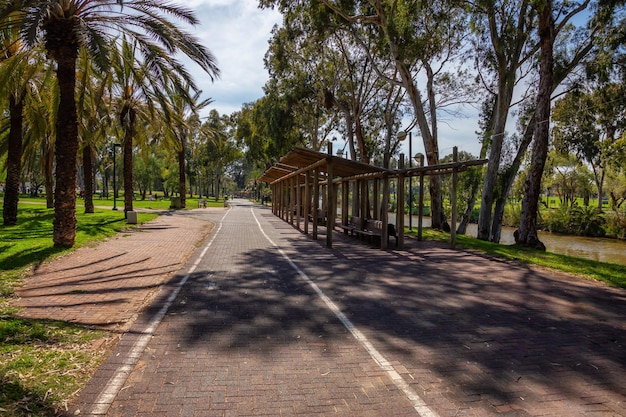 Veduta di un sentiero nello Yarkon Park