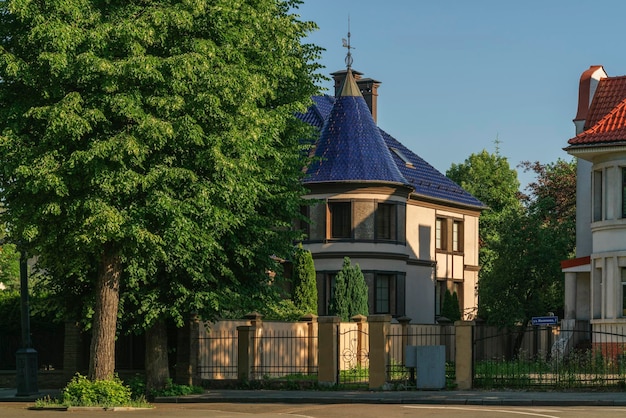 Veduta di una villa nel quartiere di Amalienau, ex prestigioso sobborgo di Koenigsberg Kaliningrad Russia