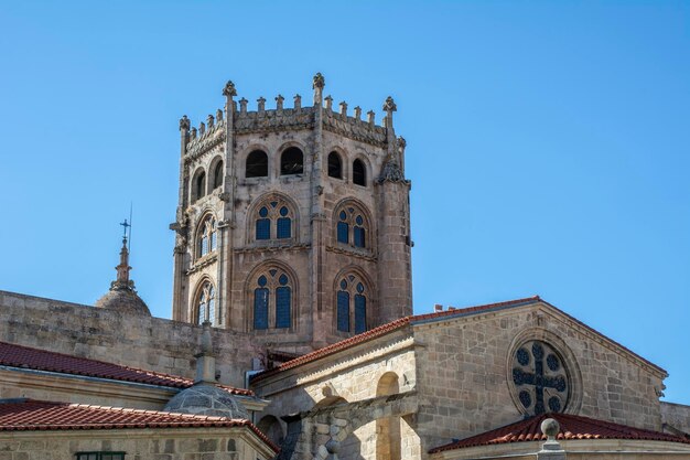 Veduta esterna del retro della Cattedrale di Ourense