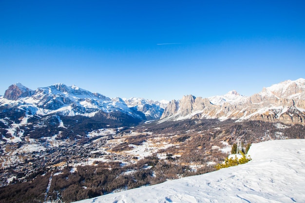 Veduta invernale della città di Cortina d'Ampezzo