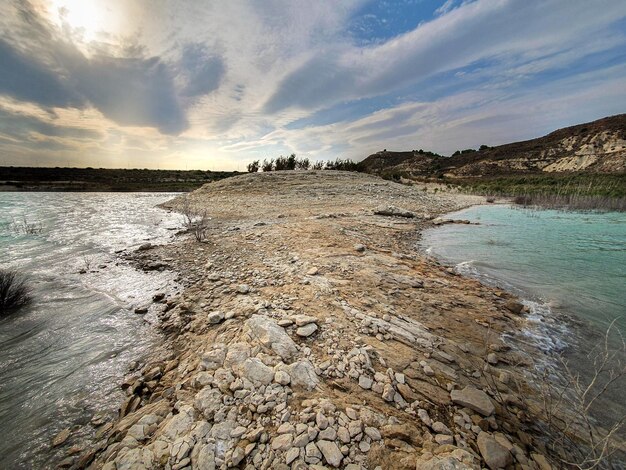 Vega Baja del Segura Embalse o pantano de la Pedrera un lago azul turquesa