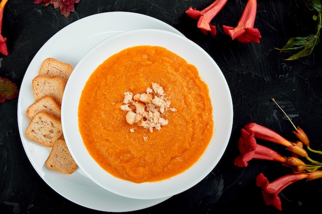 Vellutata di zucca. Giorno del Ringraziamento. vegetariano