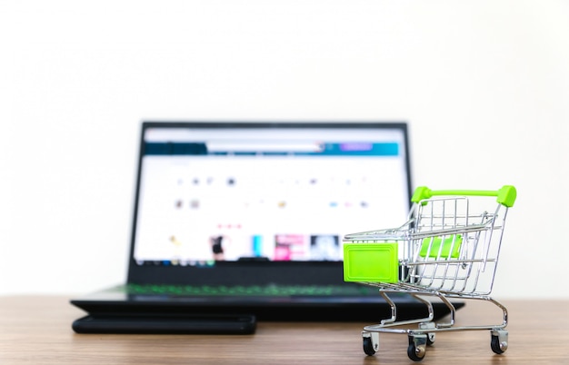 Vendita online di carrello della spesa di convenienza dell&#39;e-commerce