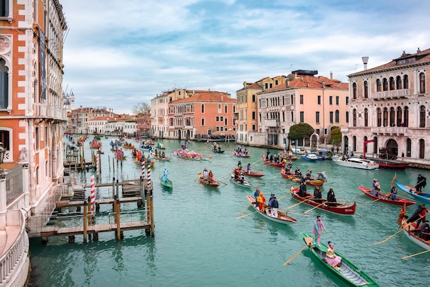 Venezia Italia Canal Grande Apertura del carnevale di Venezia con la parata dell'acqua della barca della gondola