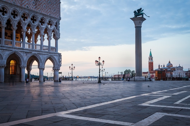 Venezia, Italia - Piazza San Marco all'alba