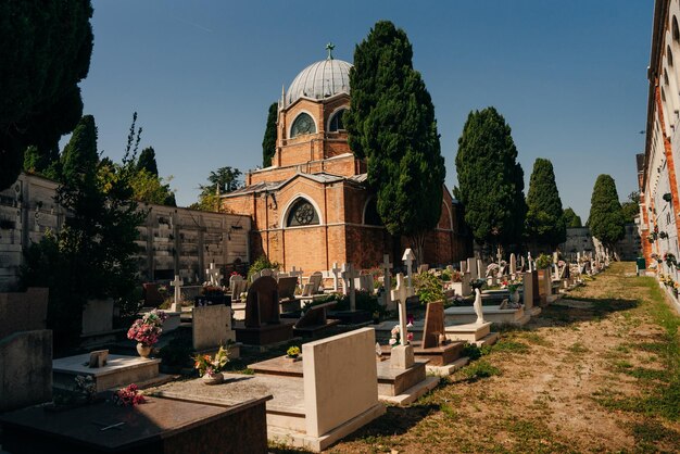 Venezia Italia Sep 2021 Architettura all'interno del Cimitero di San Michele Venezia