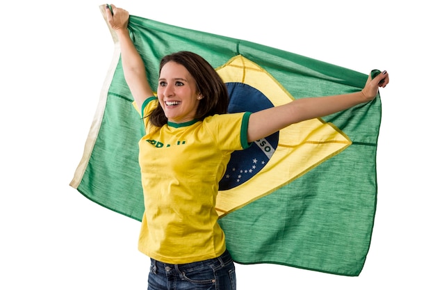 Ventilatore brasiliano femminile che celebra su uno spazio bianco.