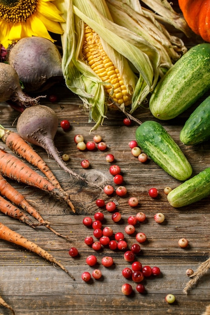 Verdure autunnali e frutti di bosco