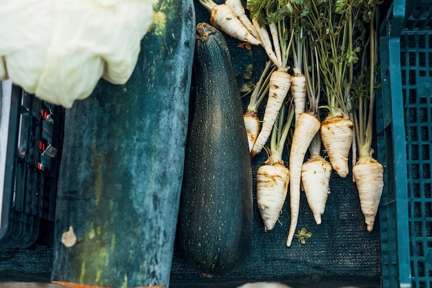 verdure biologiche in un autentico mercato contadino