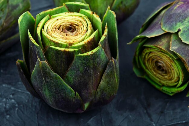 Verdure fresche di carciofi