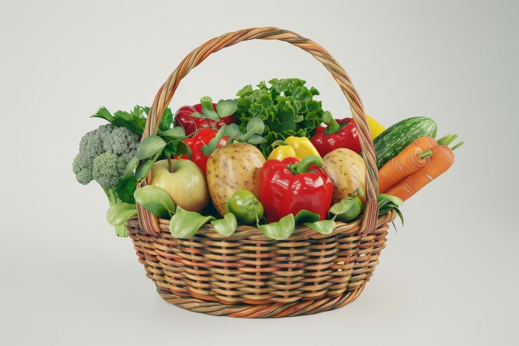 verdure fresche nel cesto su sfondo bianco