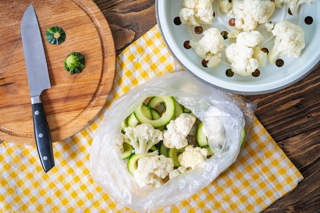 Verdure fresche zucchine e cavolfiori