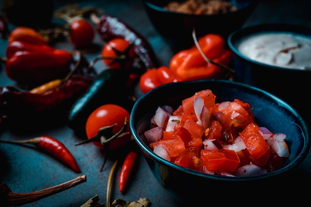 verdure messicane in stile cibo scuro pico de gallo