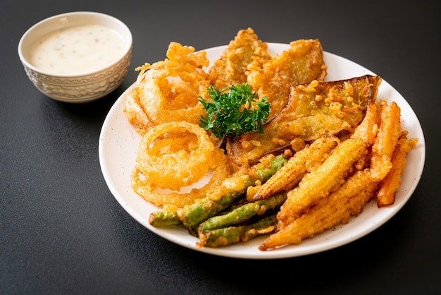 verdure miste fritte (cipolle, carote, mais, zucca) o tempura - in stile vegetariano