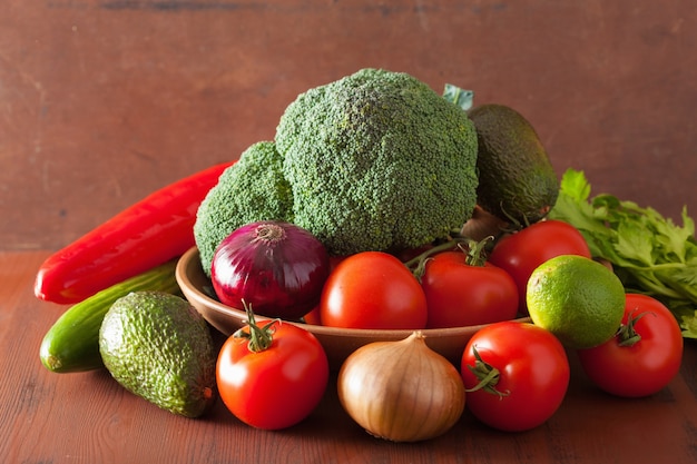 Verdure sane pomodoro avocado cipolla broccoli cetriolo sedano