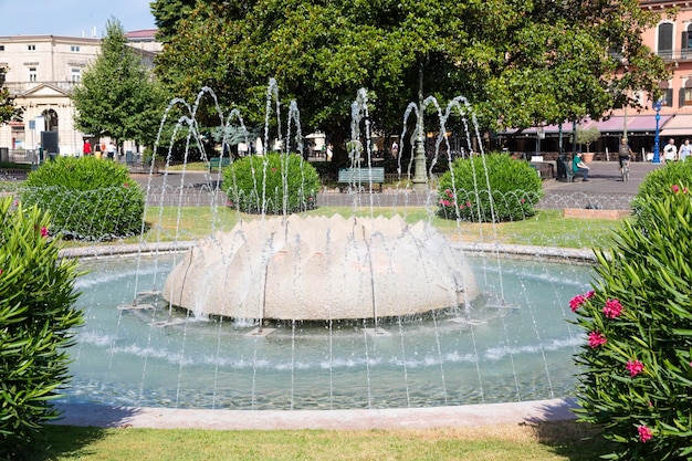 Verona Italia giugno 2022 la Fontana delle Alpi situata nel giardino di Piazza Bra