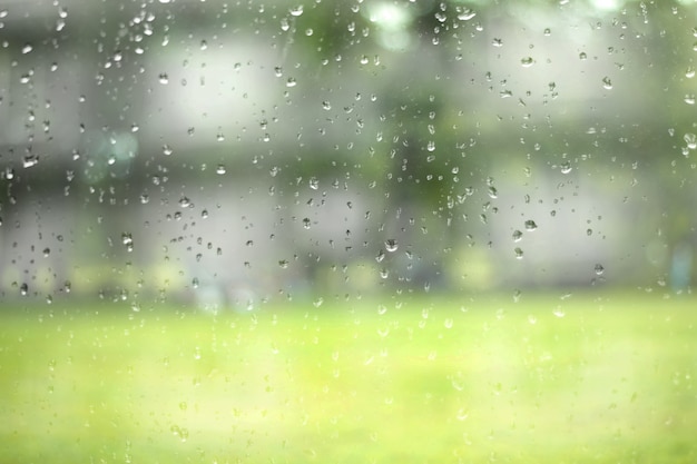 Vetro con gocce d&#39;acqua naturali. Sfondo astratto