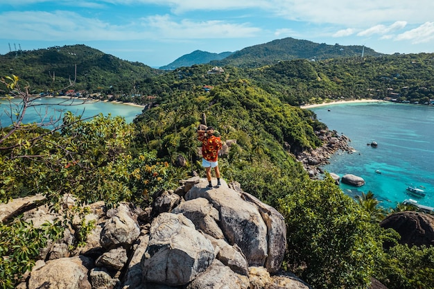 Viaggia verso il mare a Koh Tao in estate e ammira i punti panoramici dell'isola