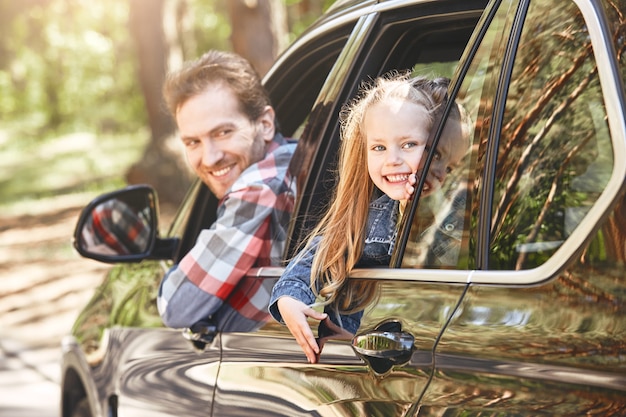 Viaggiamo non per sfuggire alla vita ma perché la vita non ci sfugga padre e