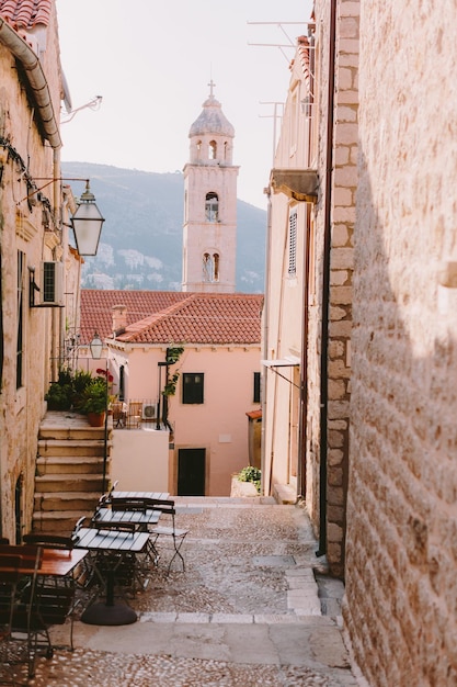 Vicolo tra gli edifici della città