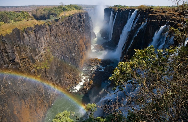 Victoria Falls Una vista generale con un arcobaleno