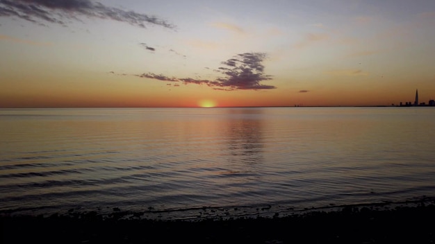 Video di tramonti rossi sul mare