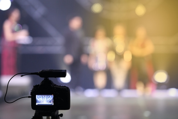 Video registrazione DSLR Camera social network live durante la sessione di intervista del concorso