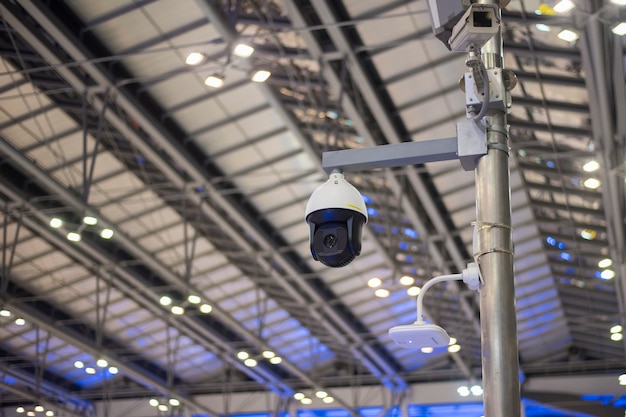 videocamera di sicurezza in aeroporto