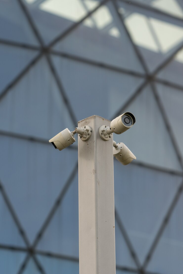 Videocamera di sicurezza stradale con indicazioni a 3 vie